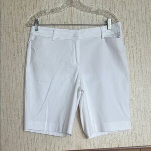 TALBOTS Casual White Women's Bermuda Shorts SIZE 10P
